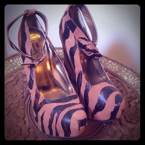 LUICHINY Animal Print Stacked Heels Size 10